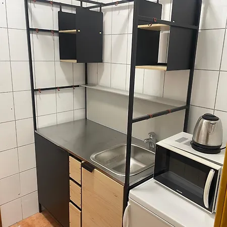 Autoscsarda Es Panzio Inn