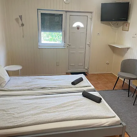 Mini-hôtel Autóscsárda és Panzió 2*