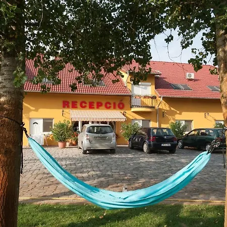 Autoscsarda Es Panzio