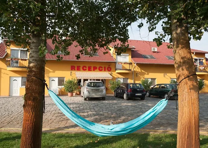 Autoscsarda Es Panzio